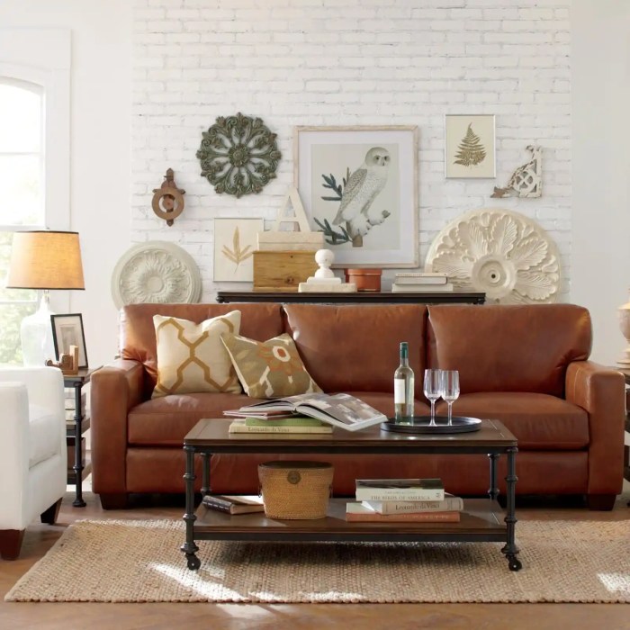 How to decorate living room with sofa