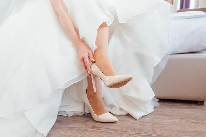 Best color shoes for ivory wedding dress