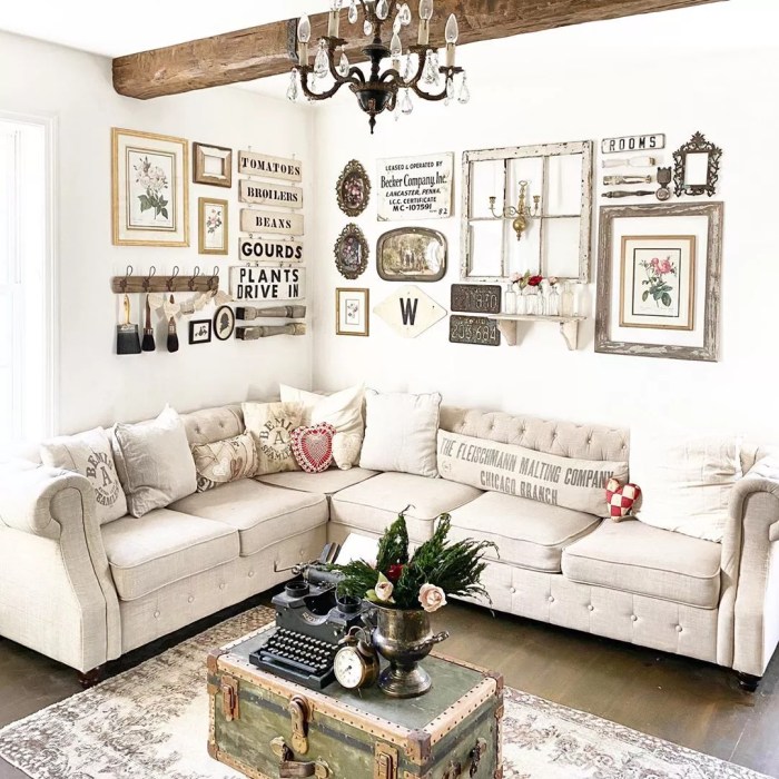 What is farmhouse style decor